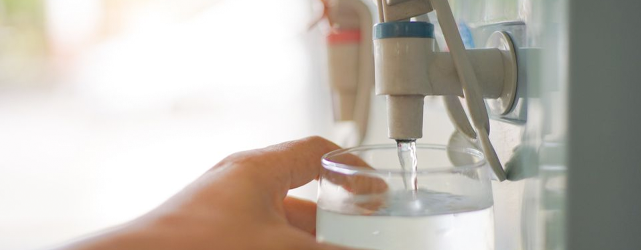 Como funciona un dispensador de agua
